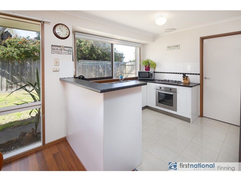 4 Kalyptos Walk, Cranbourne VIC 3977