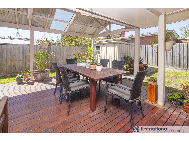 4 Kalyptos Walk, Cranbourne VIC 3977