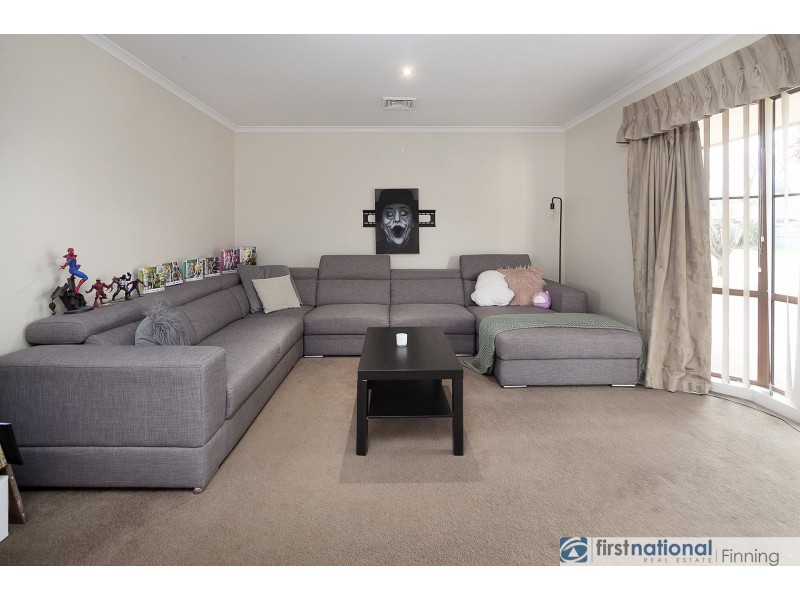 5 Bamboo Court, Cranbourne North VIC 3977