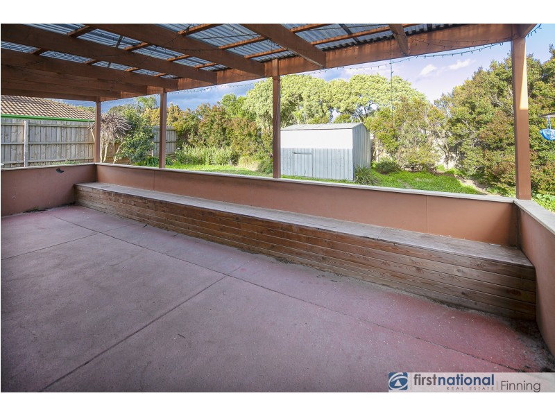 5 Bamboo Court, Cranbourne North VIC 3977