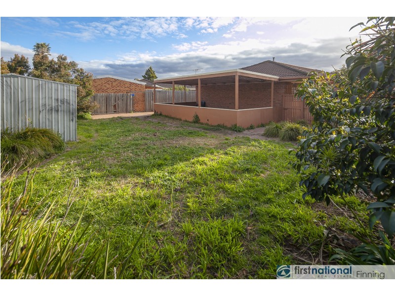 5 Bamboo Court, Cranbourne North VIC 3977