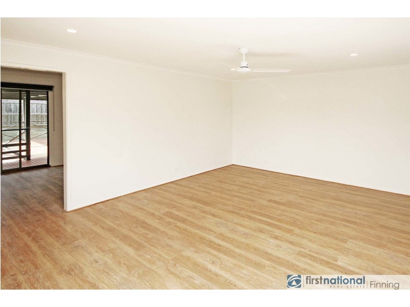 16 Bakewell Street, Tooradin VIC 3980