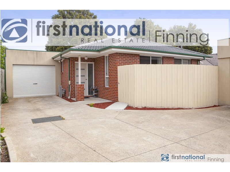8A Carol Avenue, Cranbourne VIC 3977