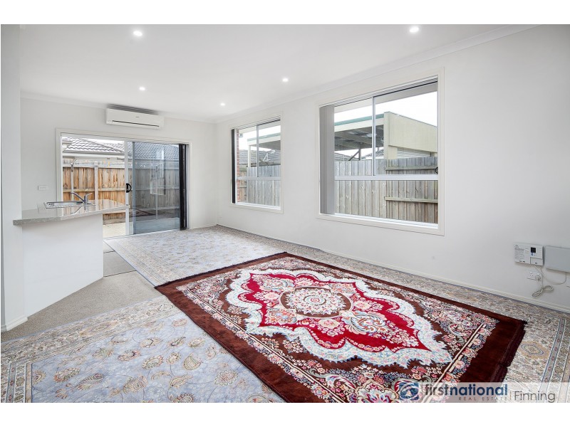 8A Carol Avenue, Cranbourne VIC 3977