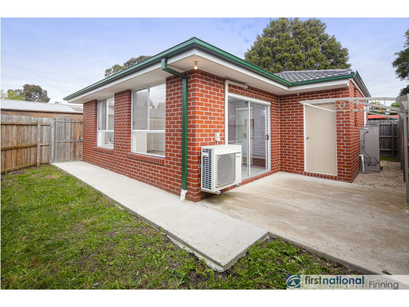 8A Carol Avenue, Cranbourne VIC 3977