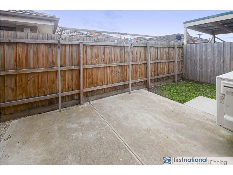 8A Carol Avenue, Cranbourne VIC 3977