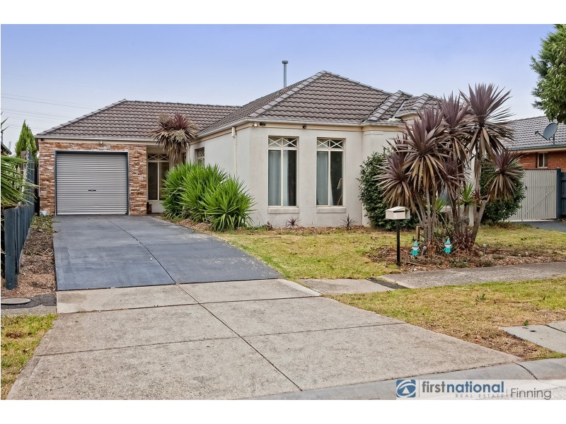 8 Middleham Close, Cranbourne West VIC 3977