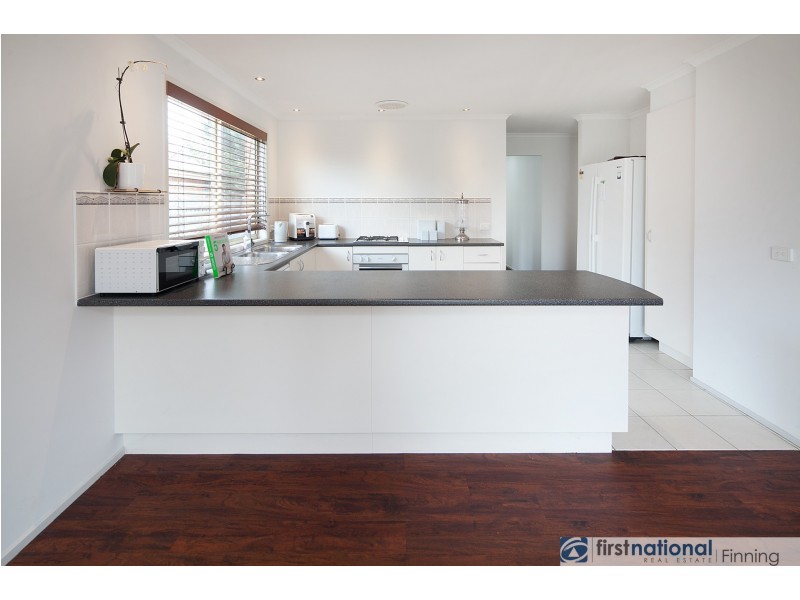 8 Middleham Close, Cranbourne West VIC 3977