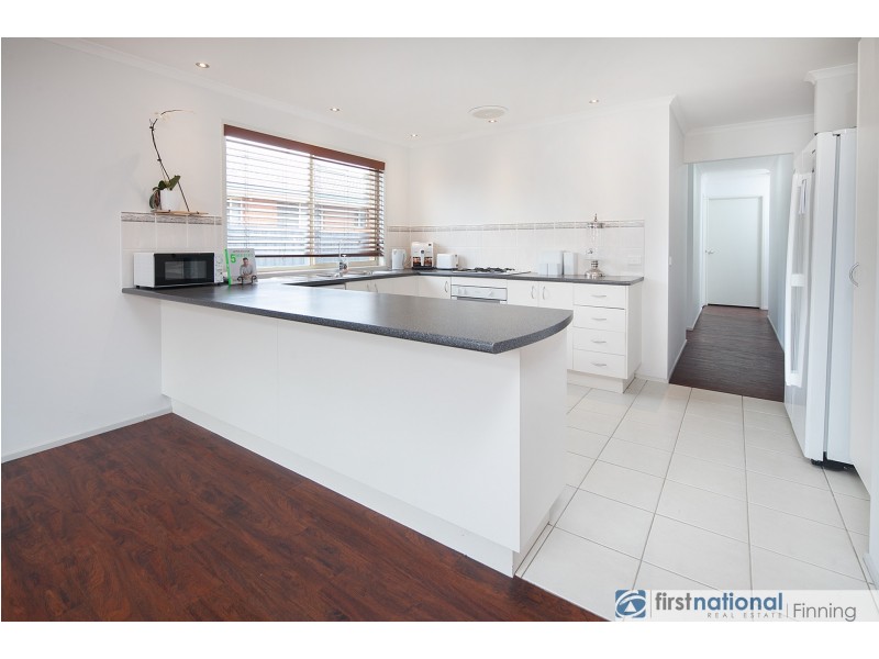 8 Middleham Close, Cranbourne West VIC 3977