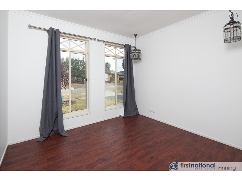 8 Middleham Close, Cranbourne West VIC 3977