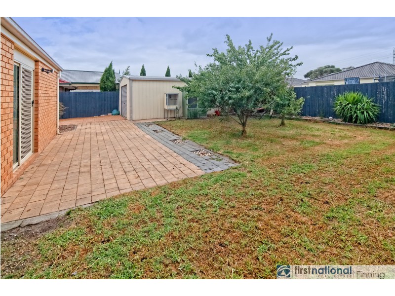 8 Middleham Close, Cranbourne West VIC 3977