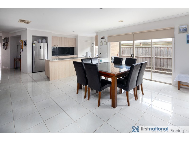 14 Pepperbush Circuit, Cranbourne VIC 3977