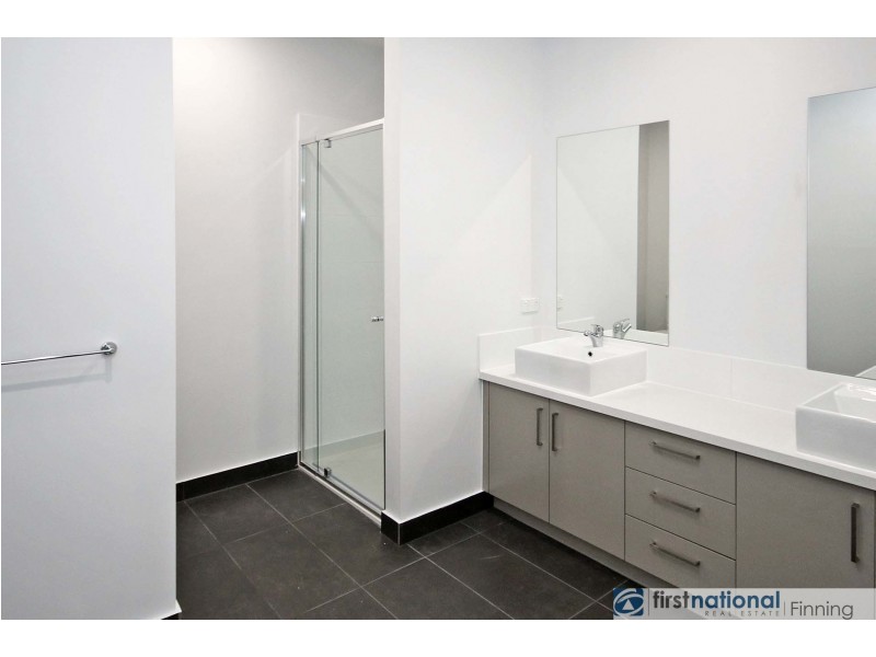 7 Push Pea Way, Cranbourne West VIC 3977
