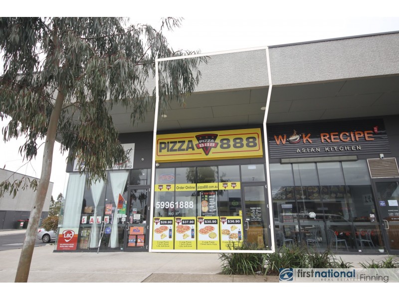 7 Linden Tree Way, Cranbourne VIC 3977