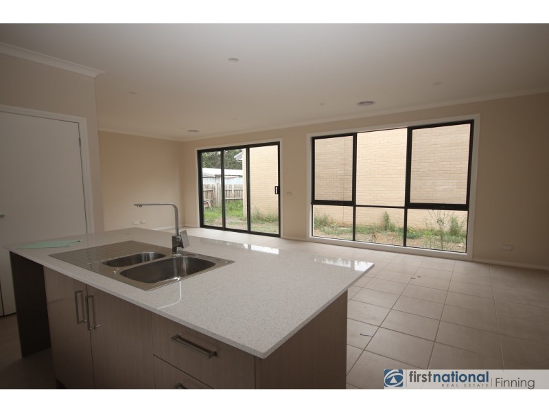 1/63 Circle Drive, Cranbourne VIC 3977