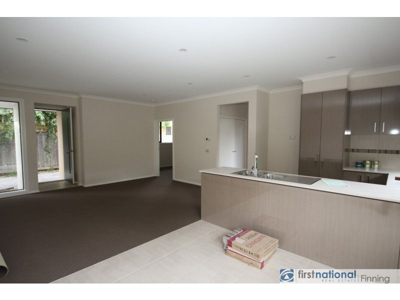 2/63 Circle Drive, Cranbourne VIC 3977
