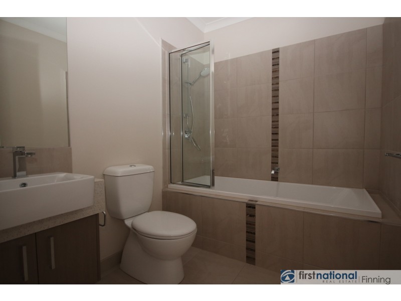 2/63 Circle Drive, Cranbourne VIC 3977