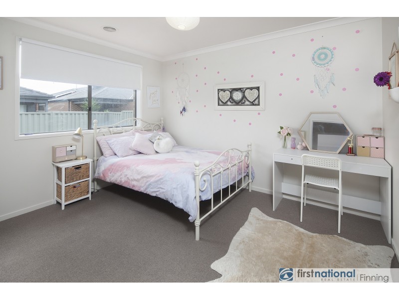 7 Stark Circuit, Cranbourne East VIC 3977