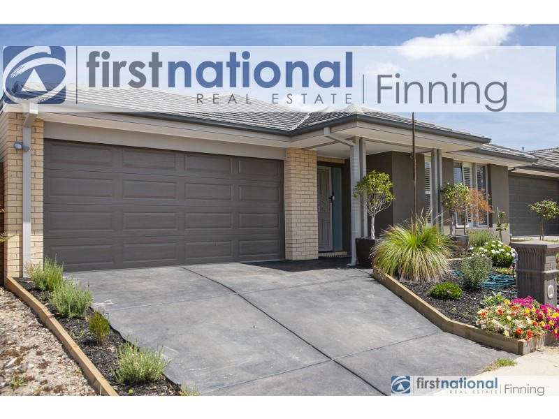 5 Native Retreat, Cranbourne East VIC 3977