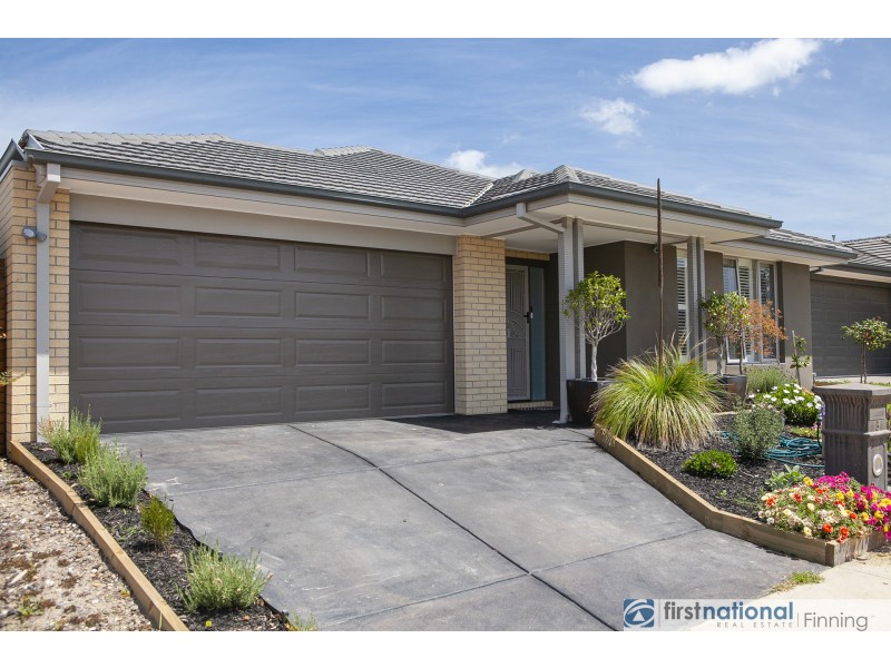 5 Native Retreat, Cranbourne East VIC 3977