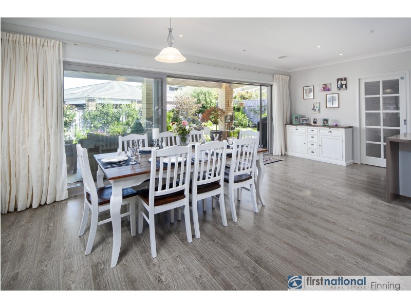 5 Native Retreat, Cranbourne East VIC 3977