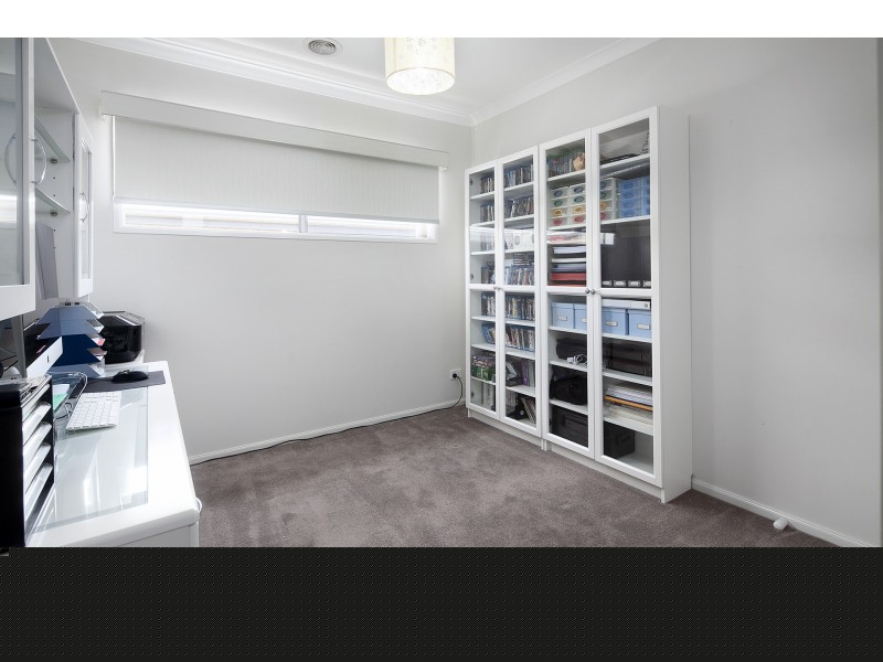 5 Native Retreat, Cranbourne East VIC 3977