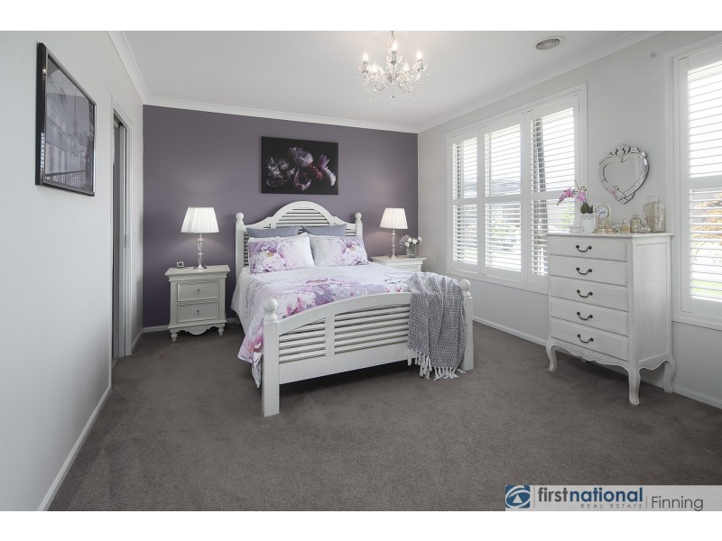 5 Native Retreat, Cranbourne East VIC 3977