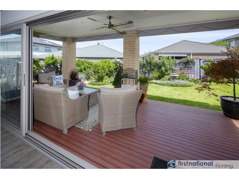 5 Native Retreat, Cranbourne East VIC 3977
