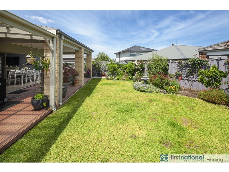 5 Native Retreat, Cranbourne East VIC 3977