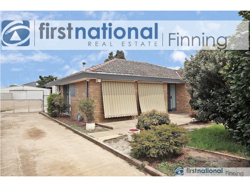24 Clarendon Street, Cranbourne VIC 3977