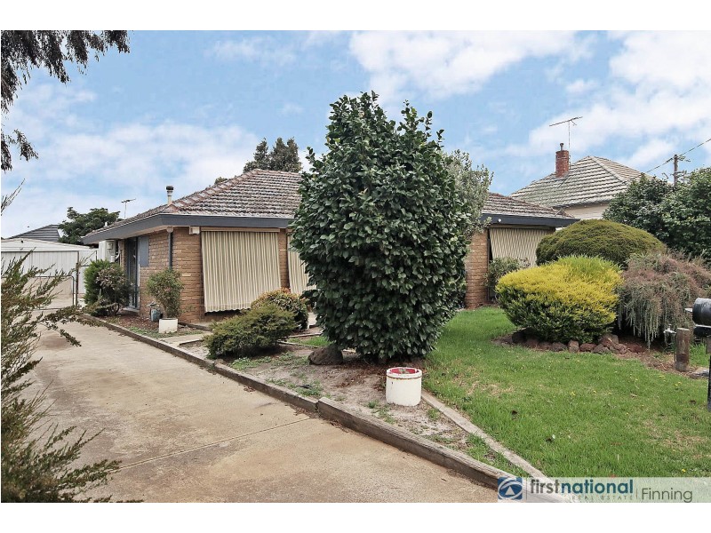 24 Clarendon Street, Cranbourne VIC 3977
