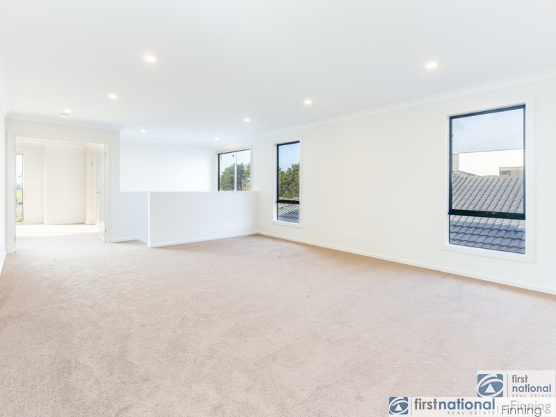 6 Fiorelli Boulevard, Cranbourne East VIC 3977