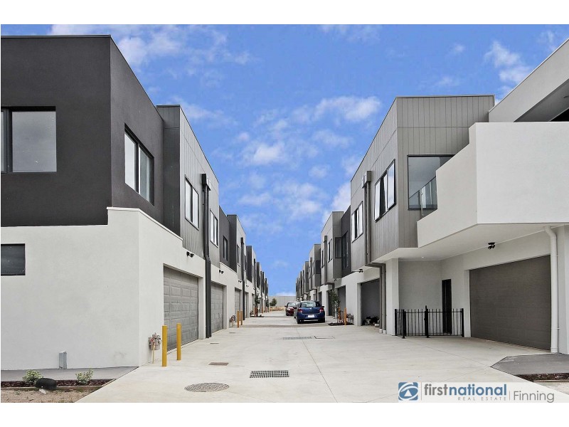 10 Push Pea Way, Cranbourne West VIC 3977