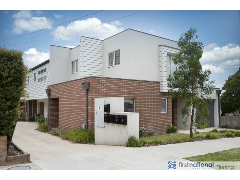 1/15 Lamb Street, Cranbourne VIC 3977