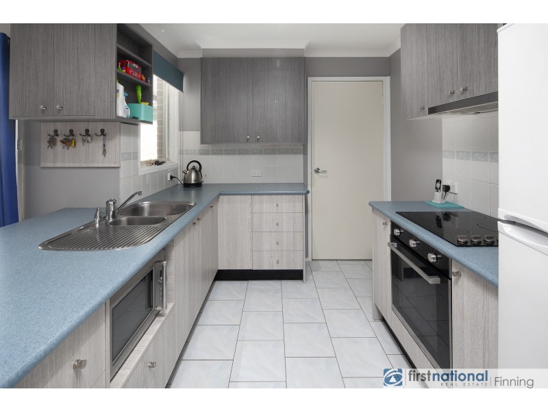 11 Farrer Close, Cranbourne VIC 3977