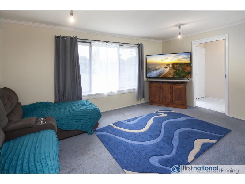 11 Farrer Close, Cranbourne VIC 3977