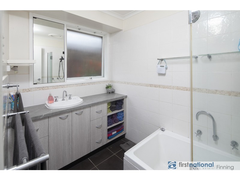 11 Farrer Close, Cranbourne VIC 3977