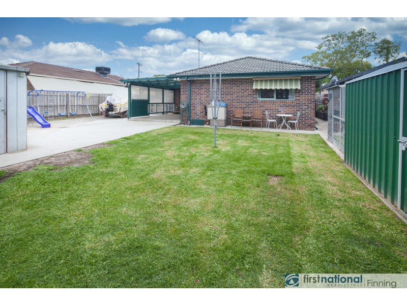 11 Farrer Close, Cranbourne VIC 3977