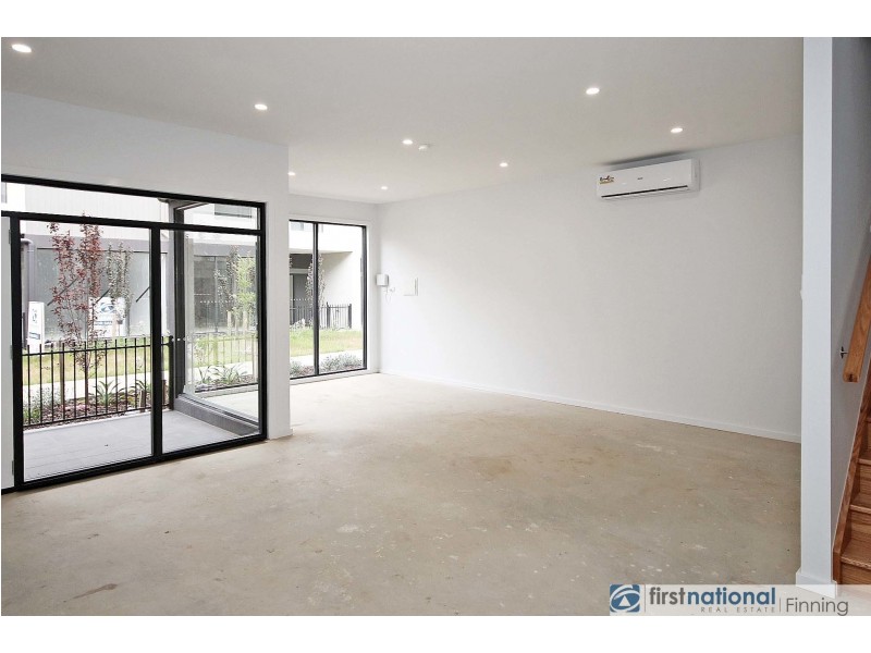 12 Push-Pea Way, Cranbourne West VIC 3977