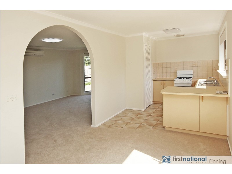 1/11 Hazlitt Court, Cranbourne VIC 3977