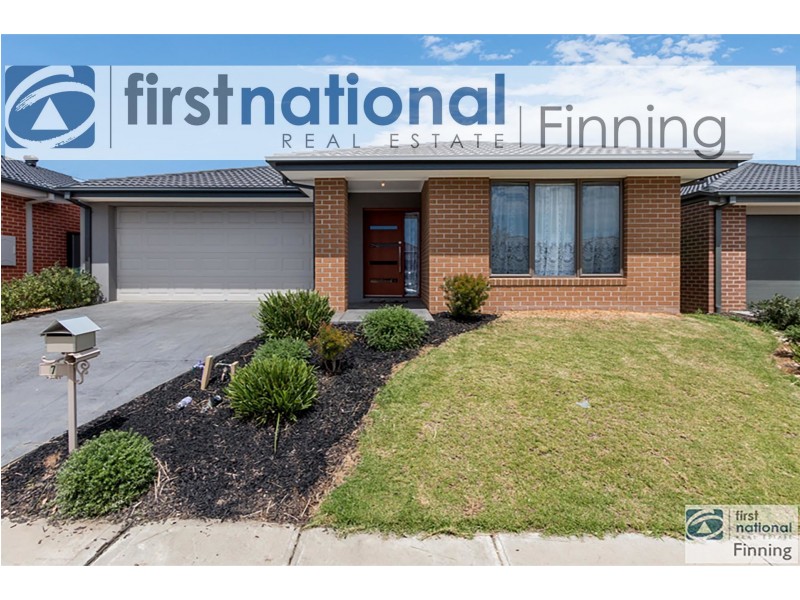 7 Jutland Close, Clyde North VIC 3978