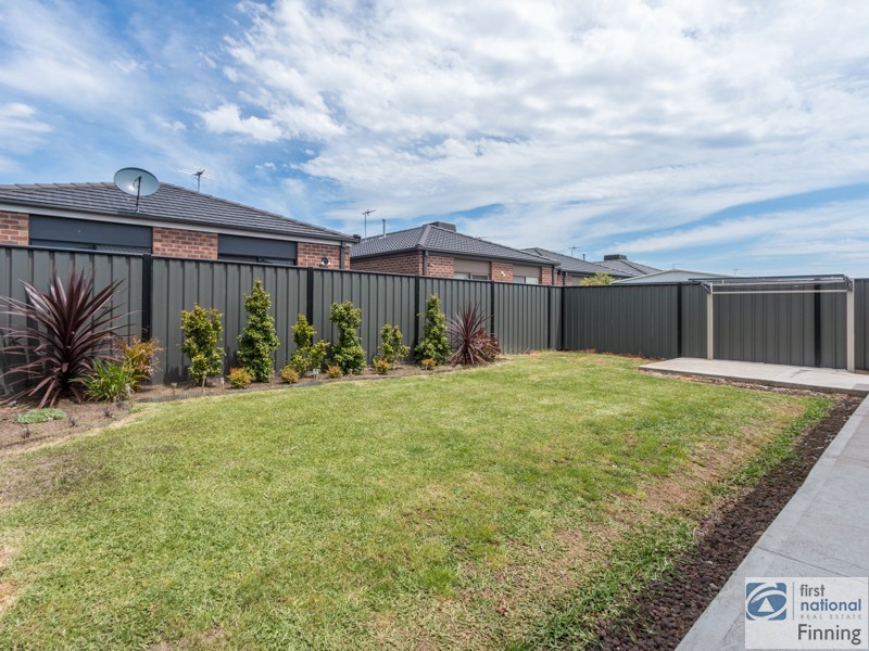 7 Jutland Close, Clyde North VIC 3978