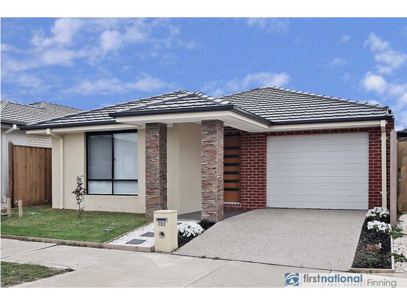 102 Athletic Circuit, Clyde VIC 3978