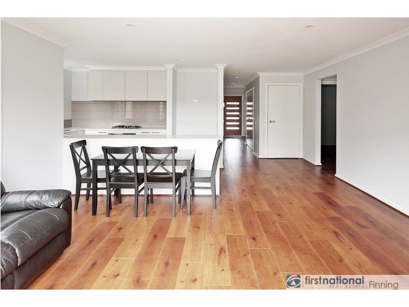 102 Athletic Circuit, Clyde VIC 3978