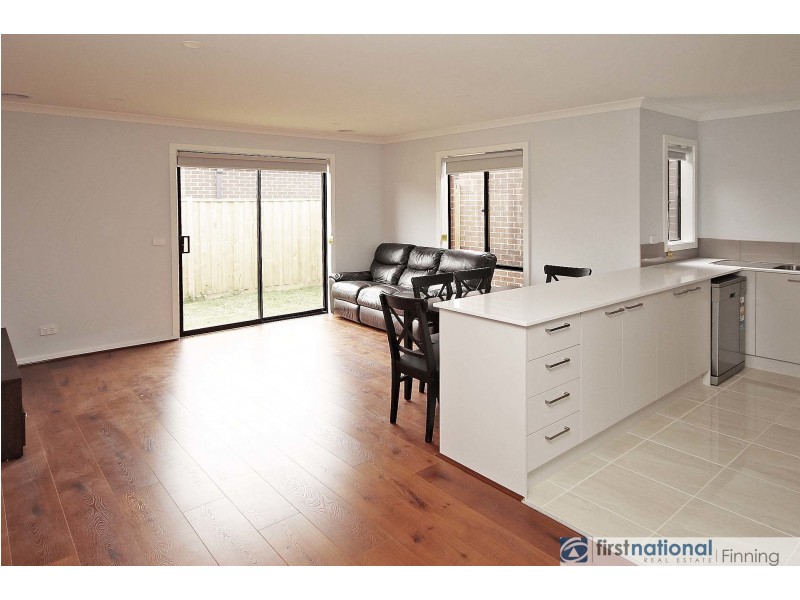 102 Athletic Circuit, Clyde VIC 3978