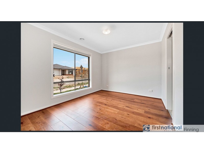 102 Athletic Circuit, Clyde VIC 3978