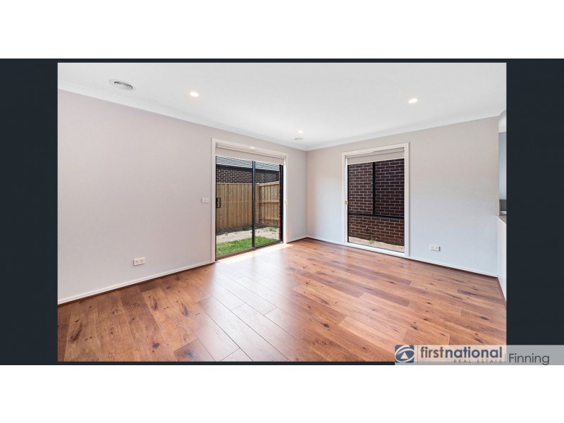 102 Athletic Circuit, Clyde VIC 3978