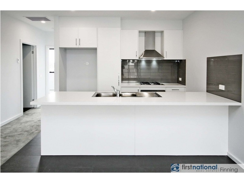 14 Coral-Pea Way, Cranbourne West VIC 3977