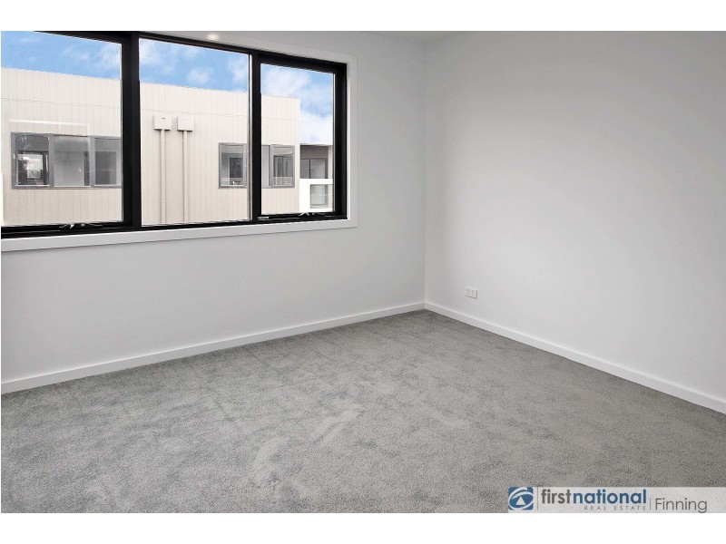 14 Coral-Pea Way, Cranbourne West VIC 3977