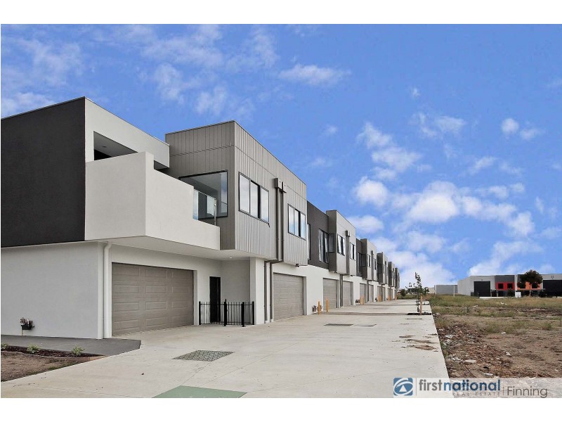 14 Coral-Pea Way, Cranbourne West VIC 3977